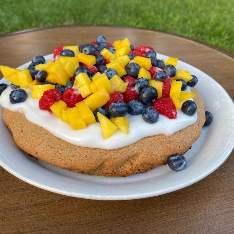 Gluten Free Fruit Pizza with Snickerdoodle Cookie Crust